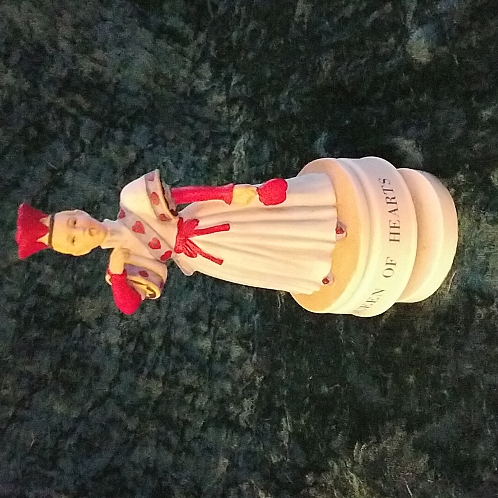 Queen of Hearts music box.